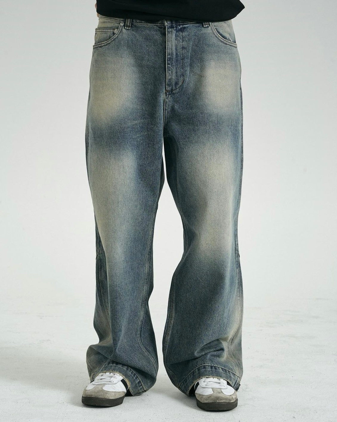 Vintage Snap Wide-Leg Jeans